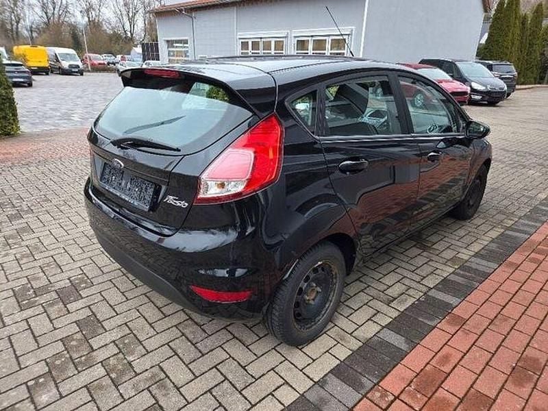 Gebraucht Ford Fiesta Trend 82 PS (60 kW) 2016 Schwarz Limousine