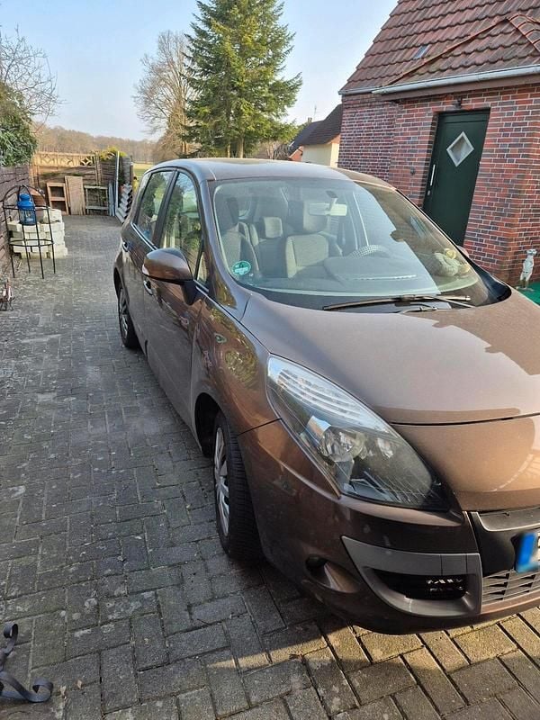 Gebraucht Renault Scénic III 110 PS (80 kW) 2011 Braun Van / Kleinbus