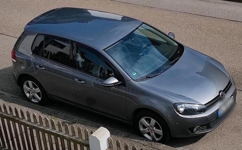 Grau Gebraucht 2010 VW Golf VI Limousine | 4.950 € (Fairer Preis) - Bild 1/4