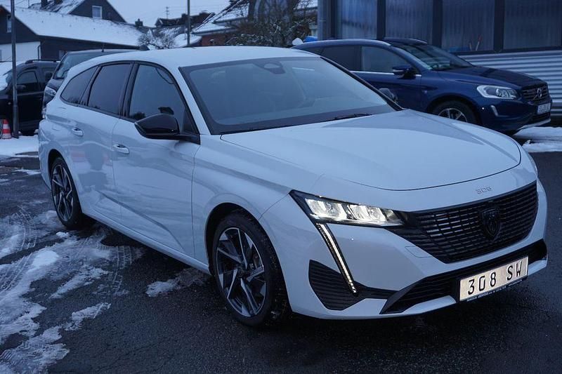 Gebraucht Peugeot 308 SW Allure 131 PS (96 kW) 2025 Okenitweiß Kombi