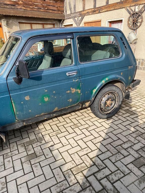 Gebraucht Lada niva 82 PS (60 kW) 2006 Grün SUV