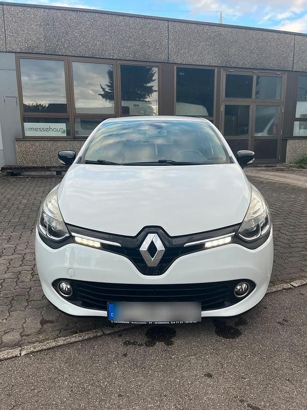 Weiß Gebraucht 2014 Renault Clio IV Initiale Paris Kleinwagen | 8.000 € (Etwas zu teuer) - Bild 1/4