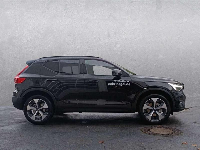Gebraucht Volvo XC40 Plus 163 PS (119 kW) 2024 Onyx black / metallic SUV