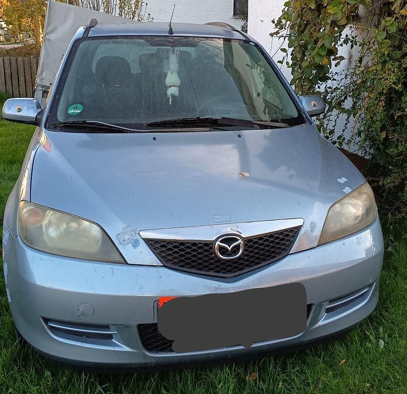 Blau Gebraucht 2004 Mazda 2 Limousine | 560 € (Superpreis) - Bild 1/4