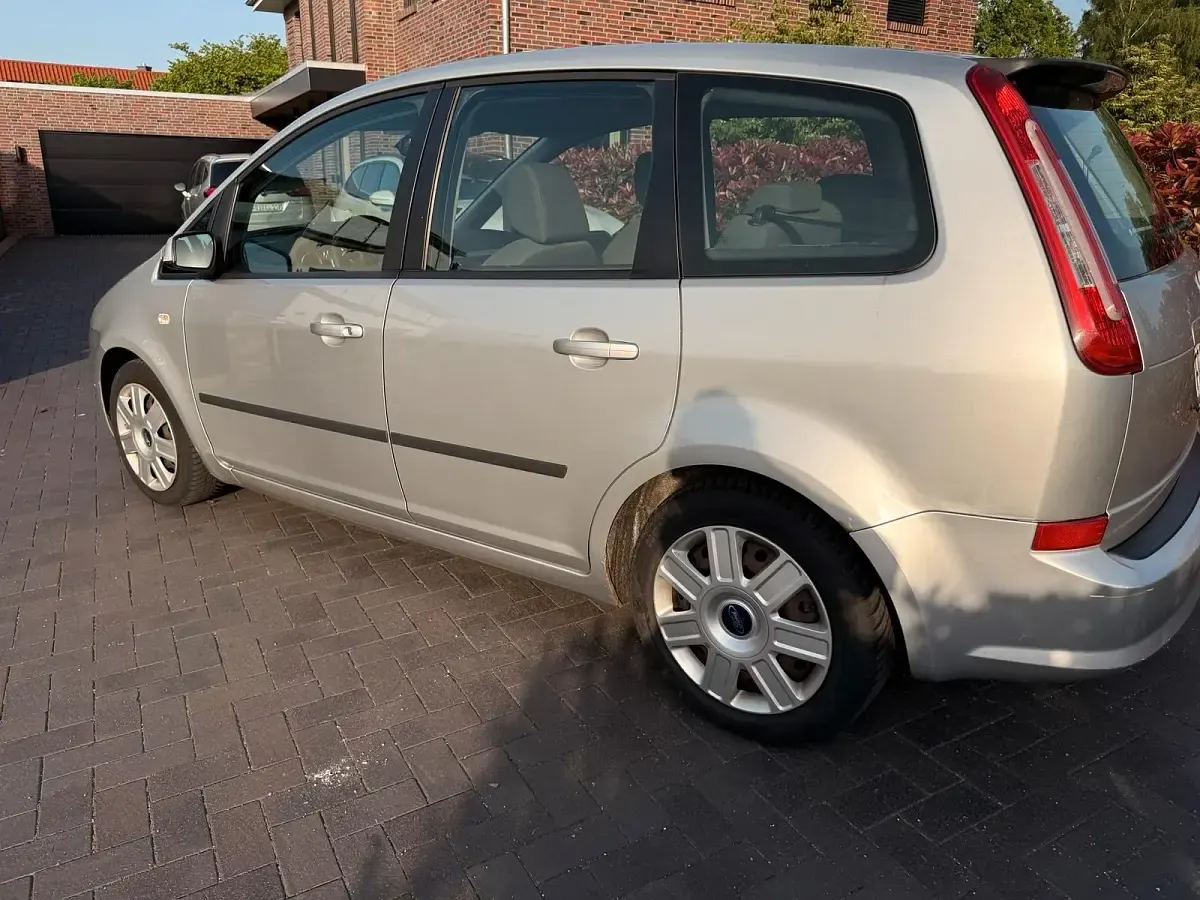 Gebraucht Ford C-MAX 109 PS (80 kW) 2008 Silber Van / Kleinbus