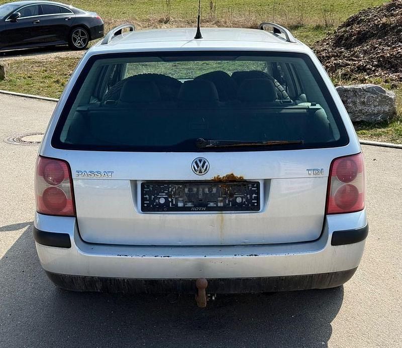 Gebraucht VW Passat 101 PS (74 kW) 2005 Silber Kombi