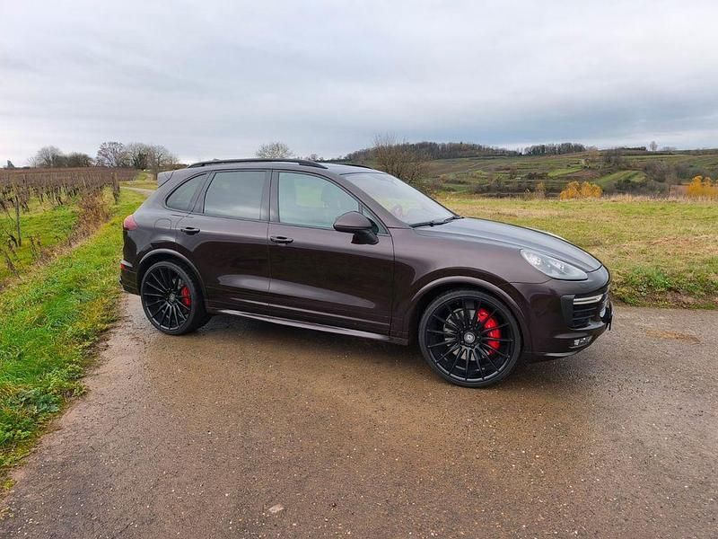 Rot Gebraucht 2015 Porsche Cayenne GTS SUV | 35.000 € - Bild 1/4