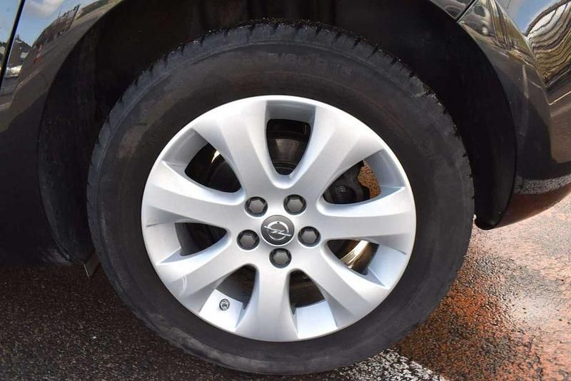 Gebraucht Opel Astra Edition+ 116 PS (85 kW) 2015 Schwarz Limousine