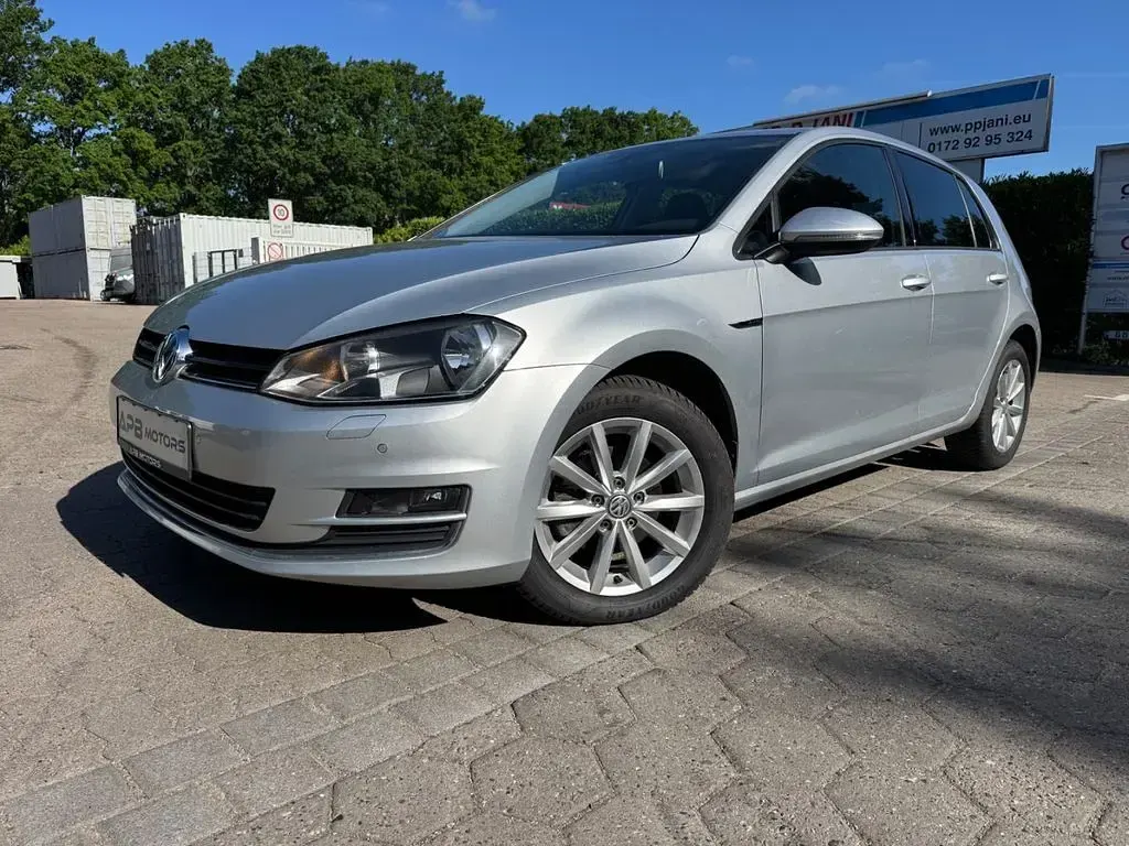 Gebraucht VW Golf VII LOUNGE 110 PS (80 kW) 2015 Silber Limousine
