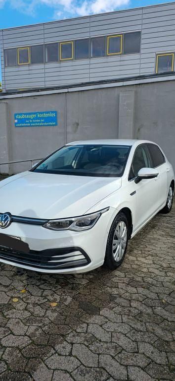 Weiß Gebraucht 2020 VW Golf VII Style Limousine | 22.999 € (Etwas zu teuer) - Bild 1/4