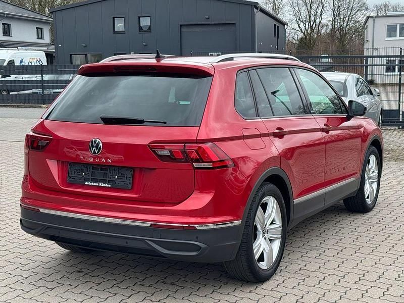 Gebraucht VW Tiguan Active 150 PS (110 kW) 2022 Rot SUV