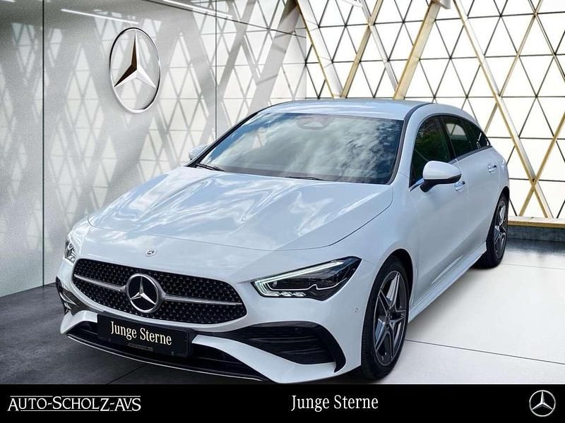 Digitalweiß Gebraucht 2024 Mercedes CLA200 Shooting Brake Advanced Plus Kombi | 33.978 € (Fairer Preis) - Bild 1/4