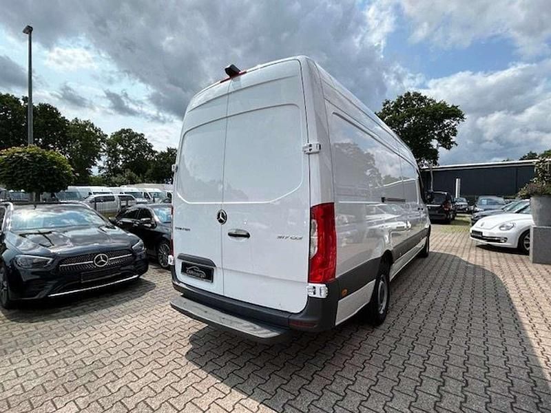 Używany Mercedes Sprinter 170 KM (125 kW) 2021 Biały Van