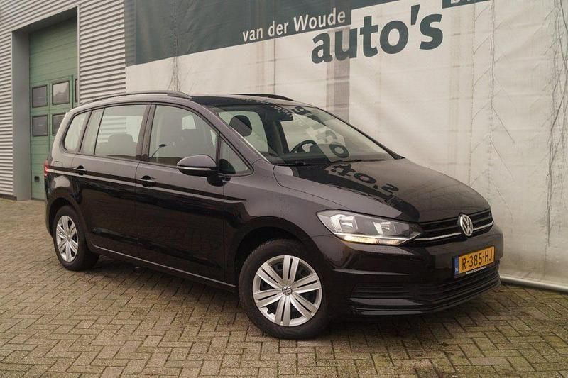 Gebraucht VW Touran Edition 110 PS (80 kW) 2018 Schwarz Van / Kleinbus