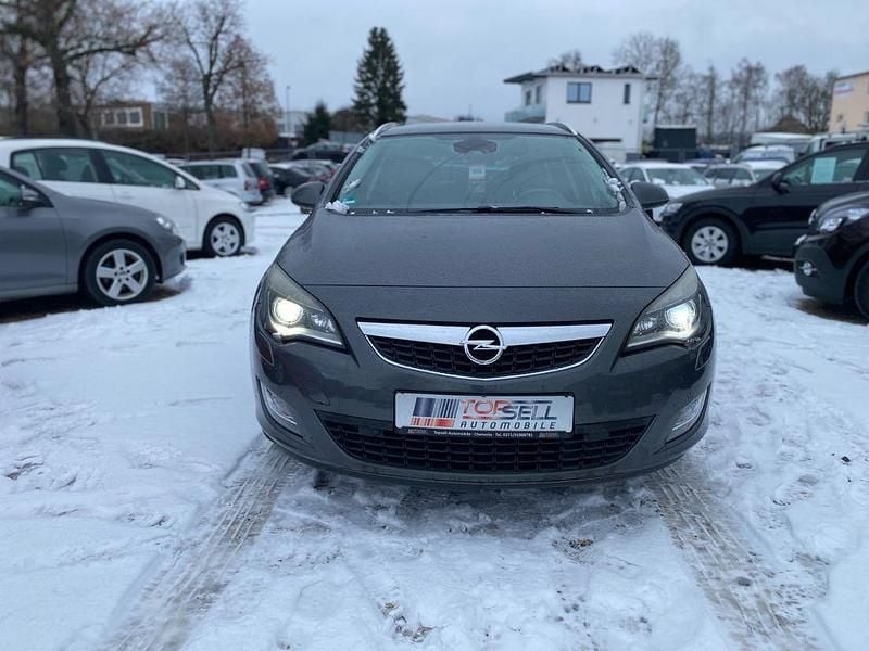 Gebraucht Opel Astra Innovation 179 PS (131 kW) 2011 Grau Kombi