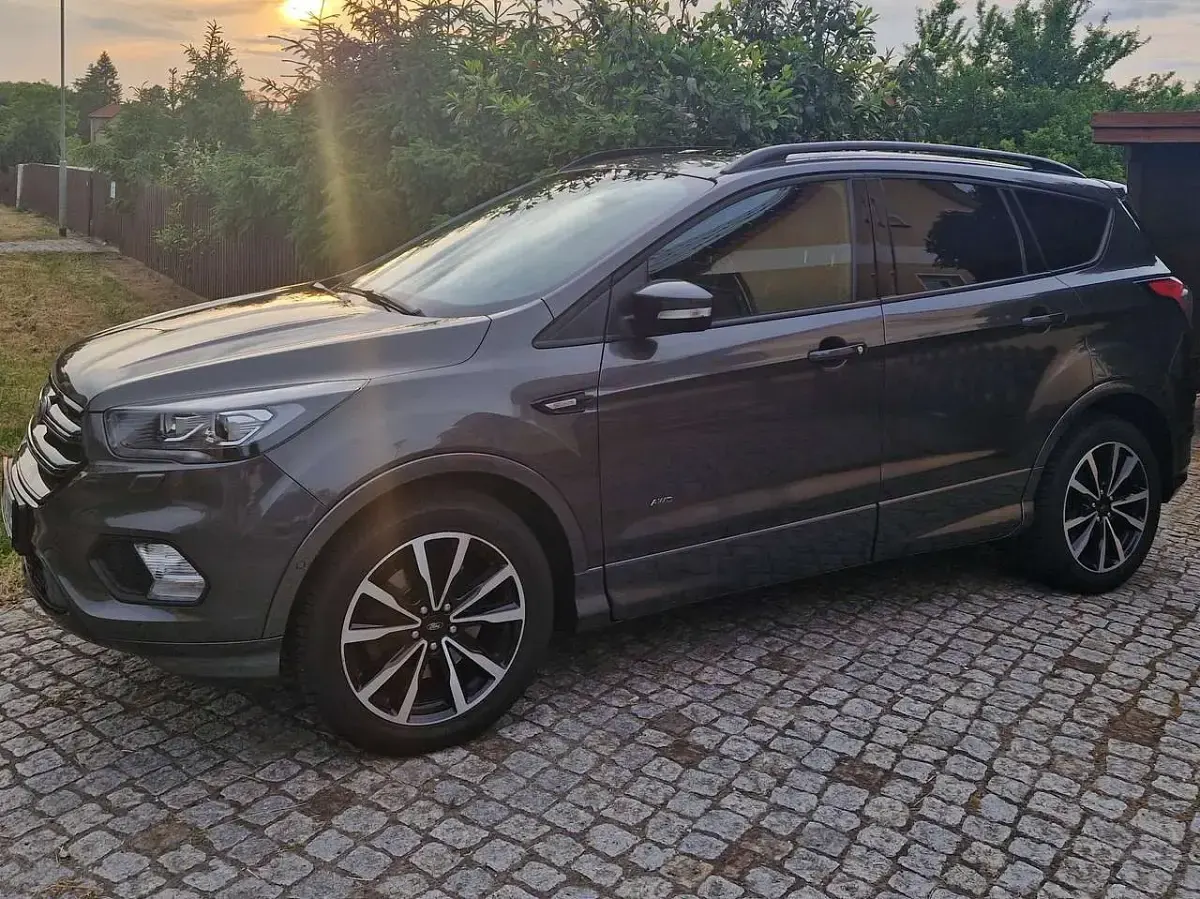 Gebraucht Ford Kuga ST-Line 175 PS (128 kW) 2019 SUV