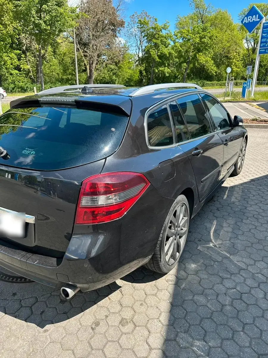 Gebraucht Renault Laguna III 173 PS (127 kW) 2011 Schwarz Kombi