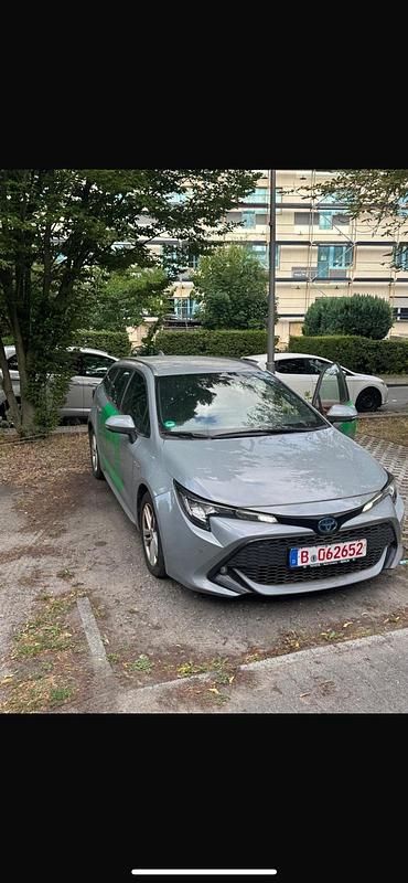 Grau Gebraucht 2021 Toyota Corolla Comfort Kombi | 15.500 € (Guter Preis) - Bild 1/4
