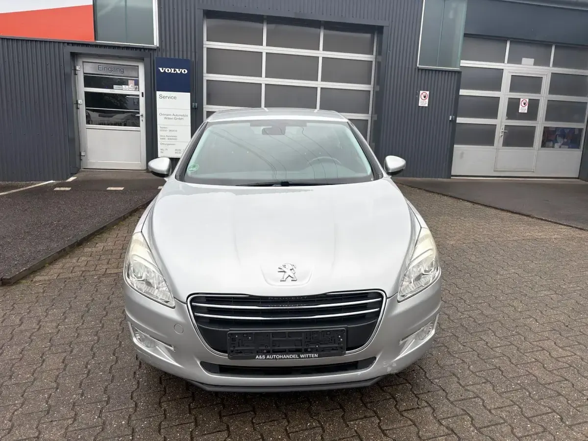 Gebraucht Peugeot 508 Active 140 PS (102 kW) 2012 Grau Limousine