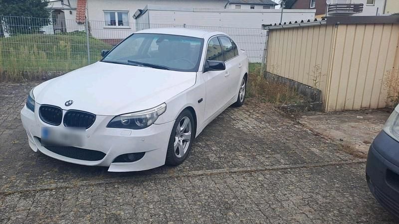 Weiß Gebraucht 2004 BMW 525 Limousine | 3.350 € (Superpreis) - Bild 1/4