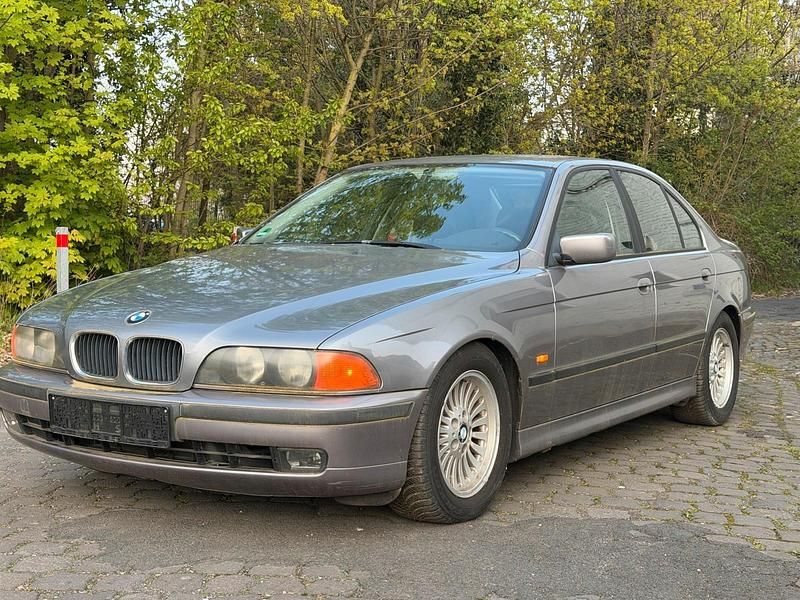 Gebraucht BMW 528 193 PS (141 kW) 1997 Grau Limousine