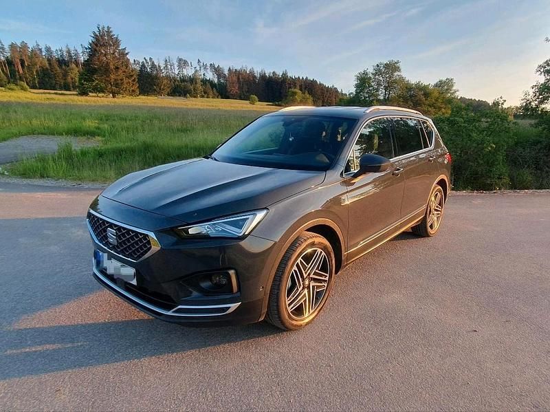 Grau Gebraucht 2020 Seat Tarraco XCELLENCE SUV | 25.499 € (Etwas zu teuer) - Bild 1/4