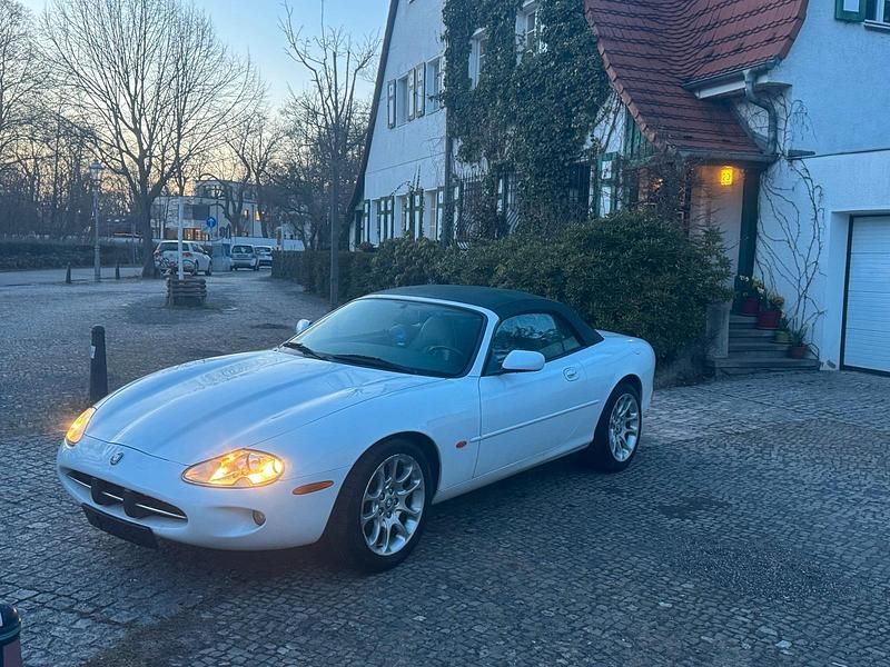 Gebraucht Jaguar XK8 284 PS (208 kW) 1998 Weiß Cabrio