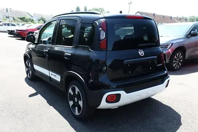 Neu Fiat Panda Cross Cross 65 PS (47 kW) 2026 Cinema schwarz cinema schwarz Kleinwagen
