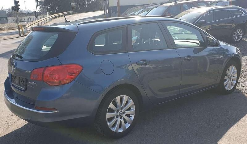 Gebraucht Opel Astra 110 PS (80 kW) 2013 Blau Kombi