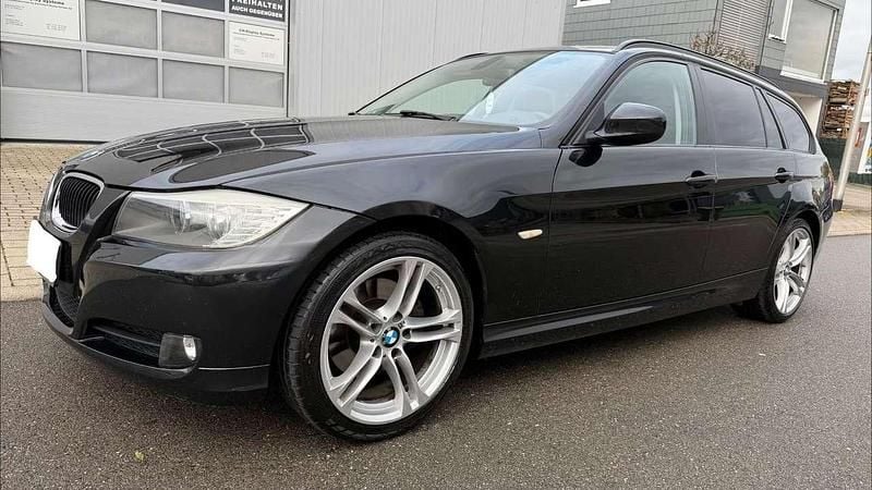 Schwarz Gebraucht 2012 BMW 320 Comfort Edition Kombi | 7.200 € (Guter Preis) - Bild 1/4