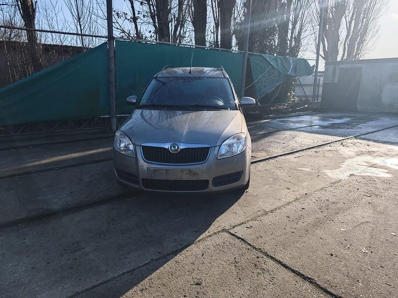 Gebraucht Skoda Roomster Comfort 86 PS (63 kW) 2008 Grün Van / Kleinbus