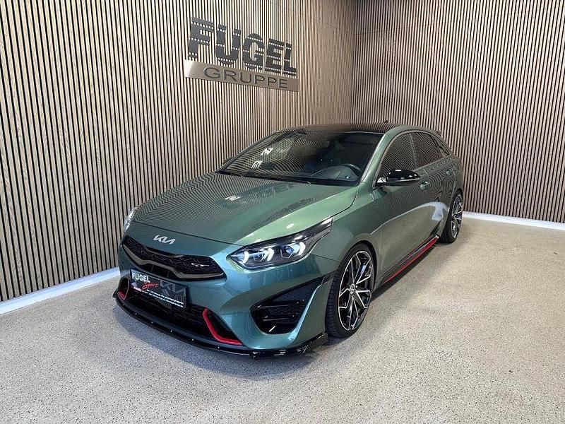 Gebraucht Kia ProCeed GT 204 PS (150 kW) 2023 (exg) experience green met. Kombi