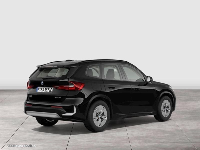 Neu BMW iX1 Performance 230 kW (313 PS) 2026 Schwarz SUV