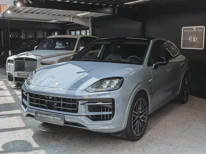 Gebraucht Porsche Cayenne Sport 519 PS (381 kW) 2025 Grau SUV