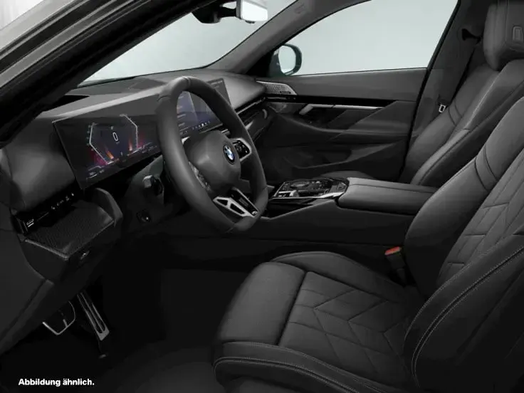 Gebraucht BMW 540 M Sport 303 PS (222 kW) 2024 Sophistograu brillanteffekt metallic Kombi
