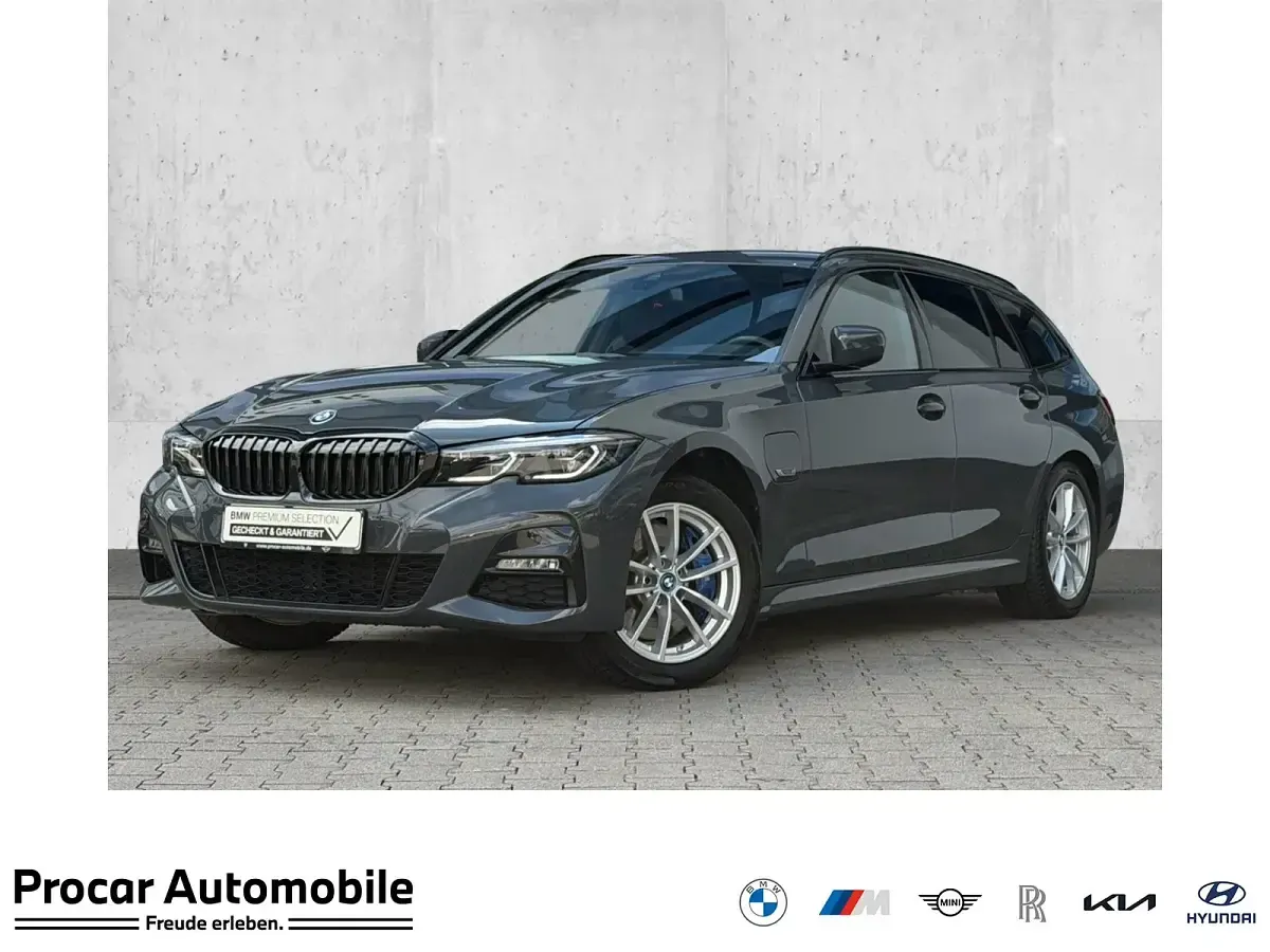 Gebraucht BMW 330e M Sport 292 PS (214 kW) 2021 Kombi