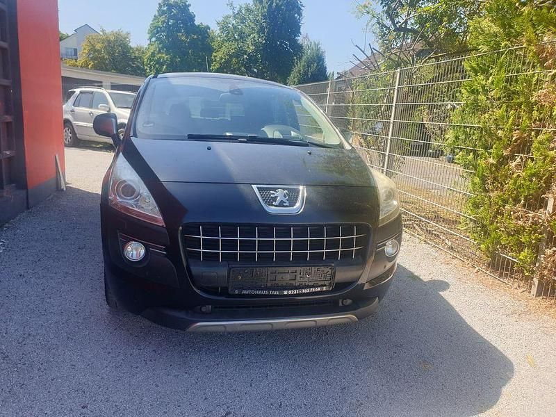 Schwarz Gebraucht 2012 Peugeot 3008 Allure SUV | 6.390 € (Guter Preis) - Bild 1/4