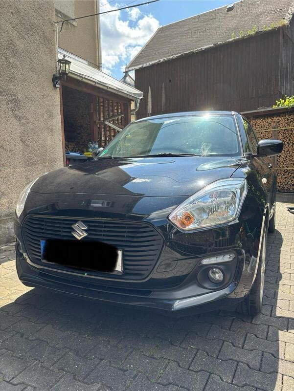 Schwarz Gebraucht 2020 Suzuki Swift Kleinwagen | 11.000 € - Bild 1/4