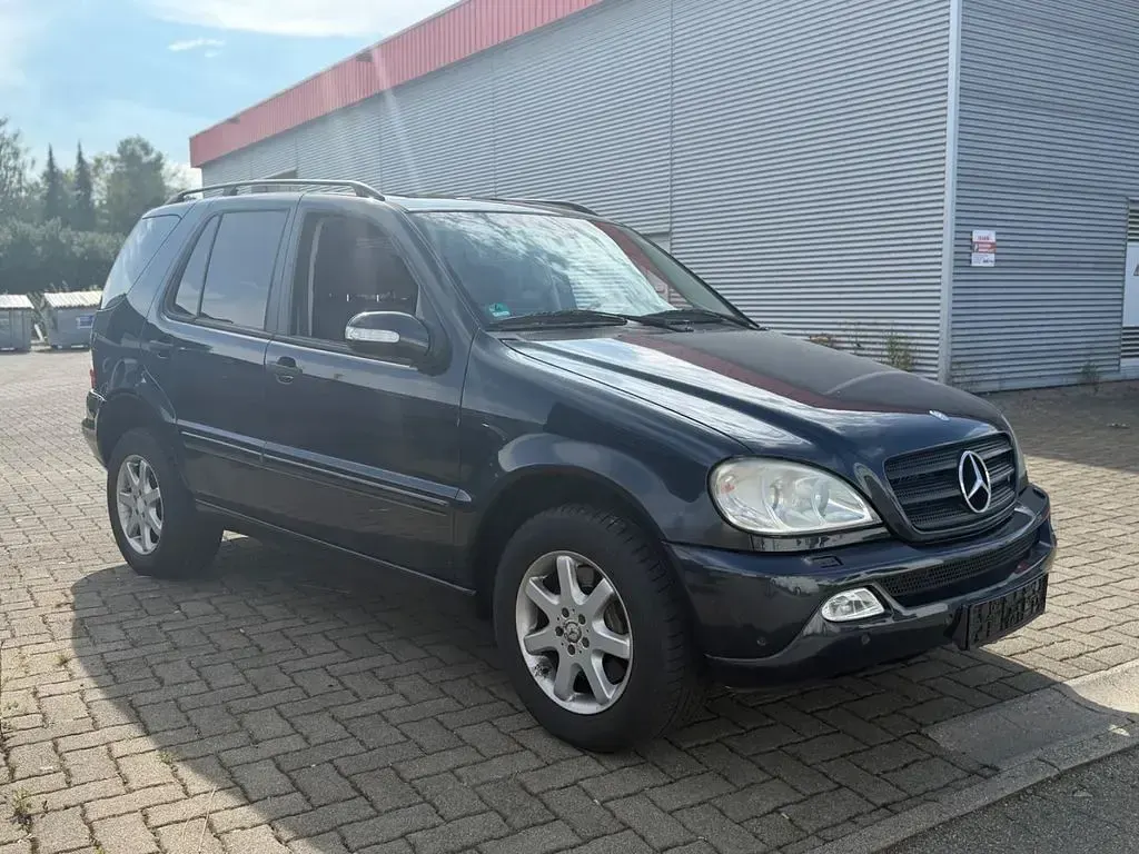 Gebraucht Mercedes ML350 Edition 235 PS (172 kW) 2003 Schwarz SUV