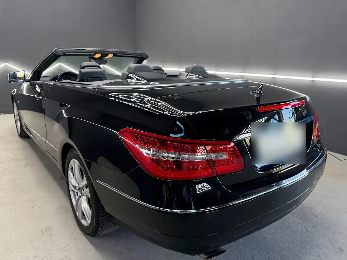 Gebraucht Mercedes E200 184 PS (135 kW) 2010 Schwarz Cabrio