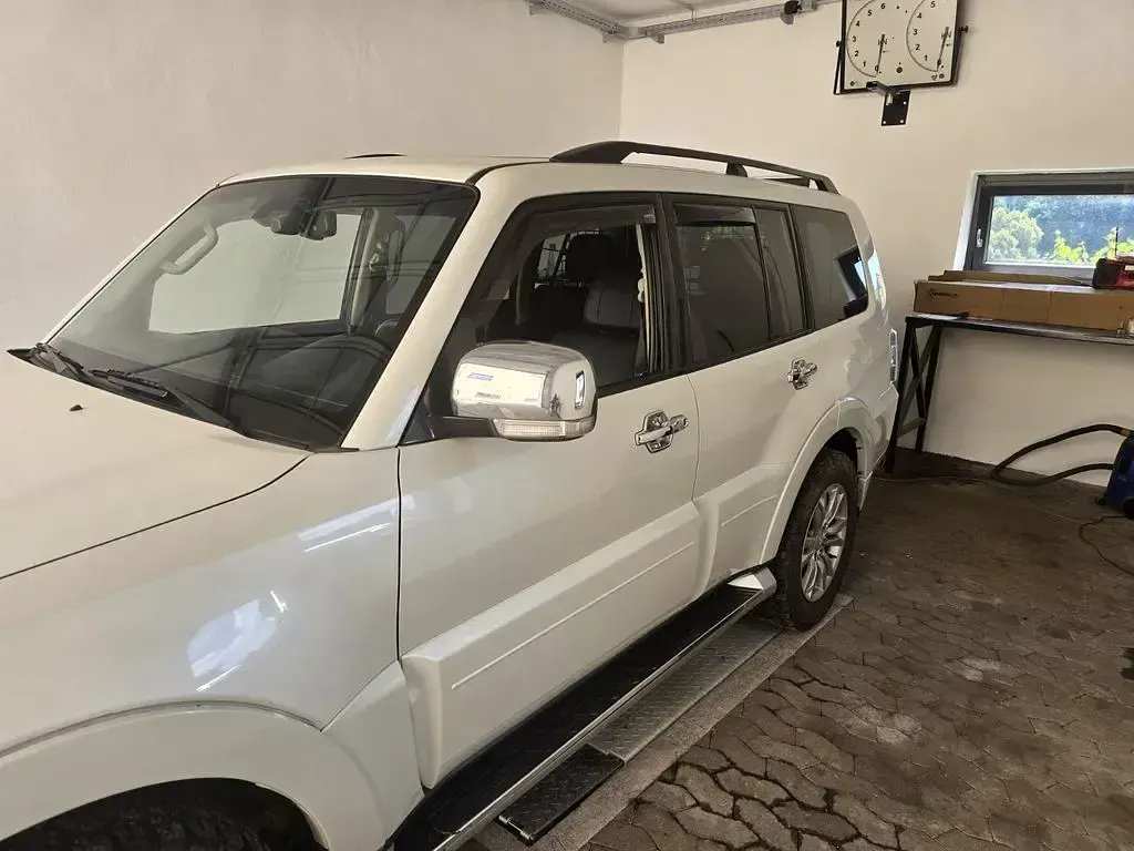 Gebraucht Mitsubishi Pajero Top 200 PS (147 kW) 2015 Weiß SUV