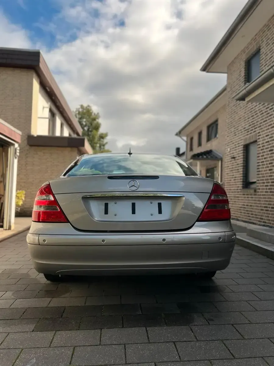 Gebraucht Mercedes E280 177 PS (130 kW) 2004 Grau Limousine