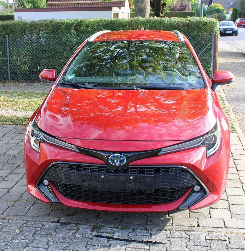 Rot Gebraucht 2019 Toyota Corolla Sport Kombi | 19.600 € (Fairer Preis) - Bild 1/4