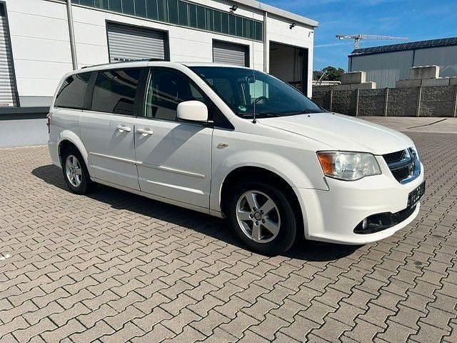 Weiß Gebraucht 2011 Dodge Grand Caravan Van / Kleinbus | 6.800 € (Superpreis) - Bild 1/4
