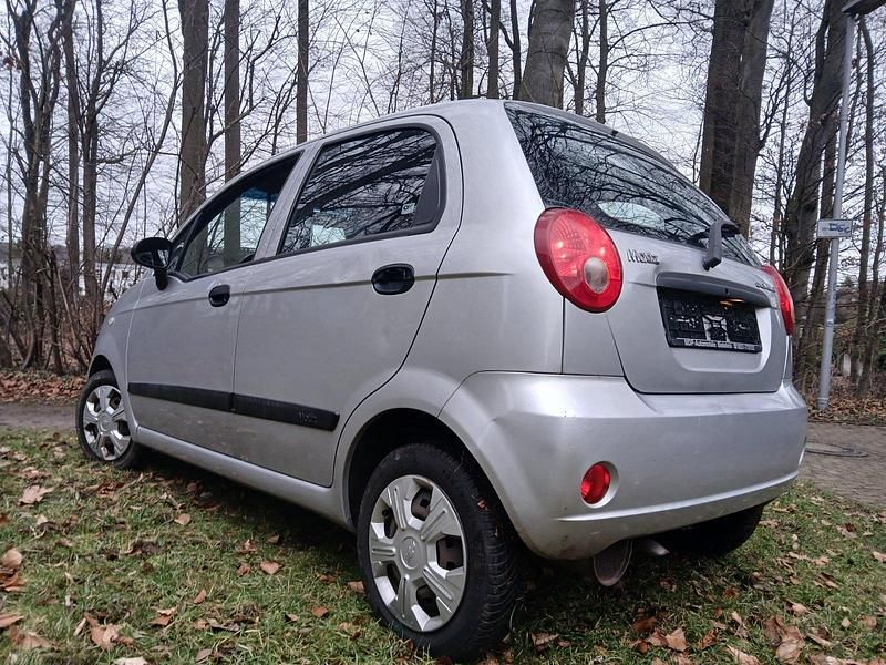 Gebraucht Chevrolet Matiz 52 PS (38 kW) 2010 Silber Kleinwagen