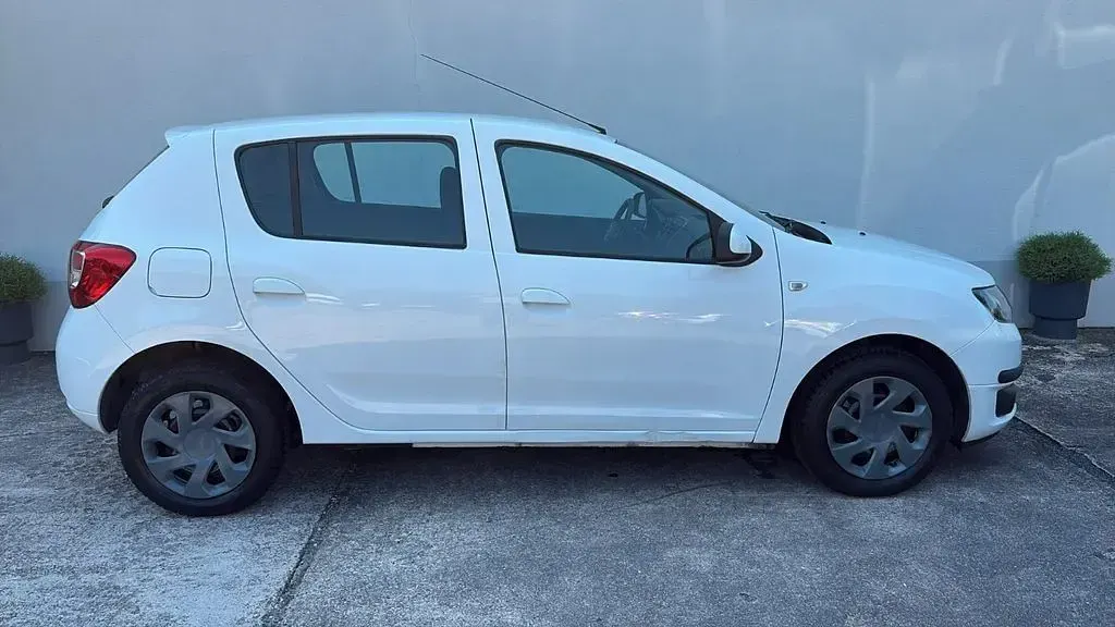 Gebraucht Dacia Sandero Lauréate 90 PS (66 kW) 2014 Weiß Limousine