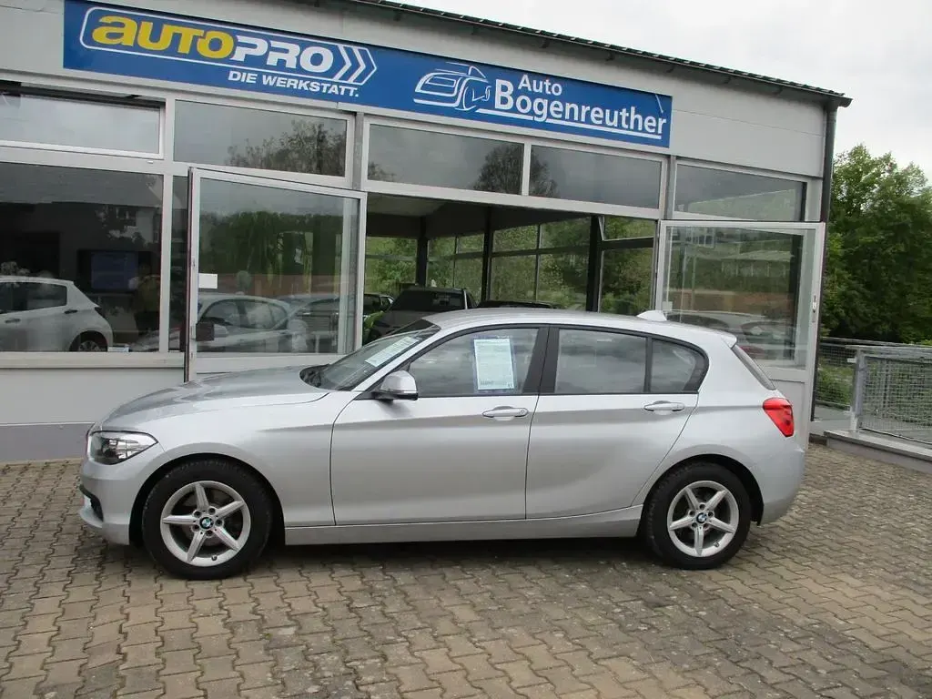 Gebraucht BMW 120 Advantage 190 PS (139 kW) 2017 Silber Limousine