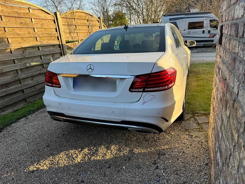 Gebraucht Mercedes E350 AMG 258 PS (189 kW) 2014 Weiß Limousine