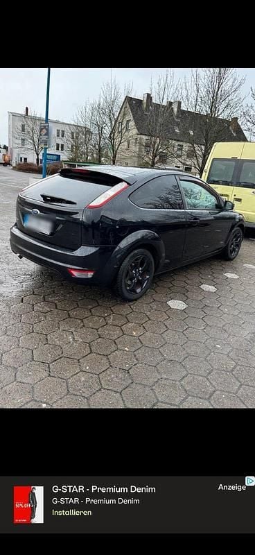 Gebraucht Ford Focus 101 PS (74 kW) 2010 Schwarz Limousine