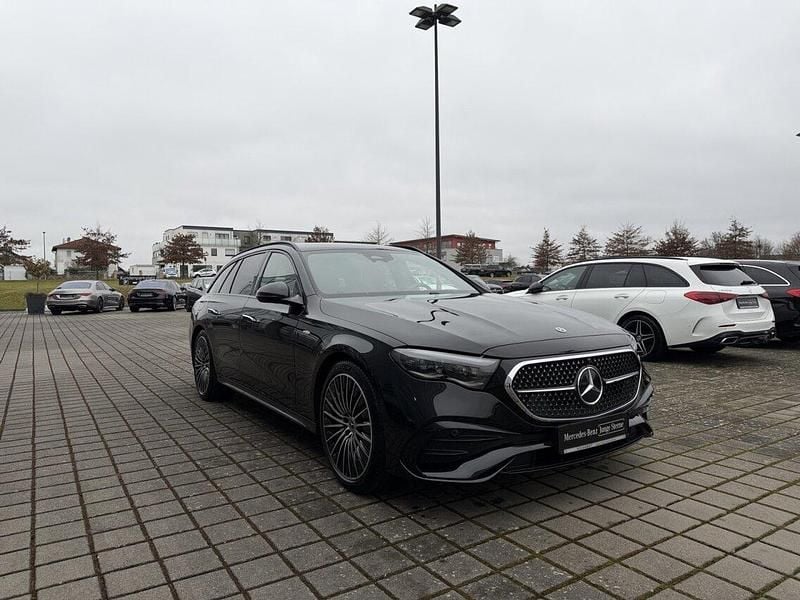 Gebraucht Mercedes E300 AMG 313 PS (230 kW) 2025 Schwarz Kombi